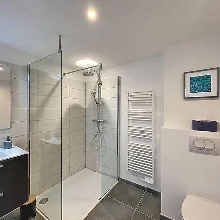 Avec Vue Et Citadelle *