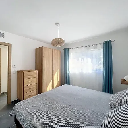 Avec Vue Et Citadelle *